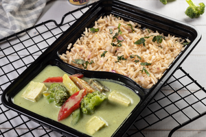 Thai Green Veg Curry with. . . . . . . . . . . ₹320  Tofu and Brown Rice Combo 