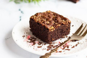 Whole Wheat Jaggery Brownie . . . . . . ₹130 with Walnut