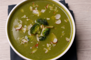 Broccoli & Almond soup. . . . . . . . . . . . . . ₹280