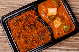 Peri Peri Veg Curry with. . . . . . . . . . . . . . .₹320  Tofu Brown Rice Combo 